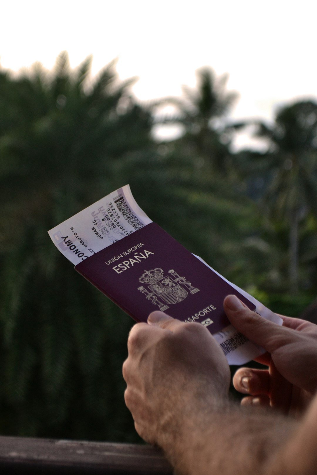 photo-1741795881248-fcc1d1a88b76 Roteiro do Futuro: Destinos e Tendências de Viagem para o Público A em 2026