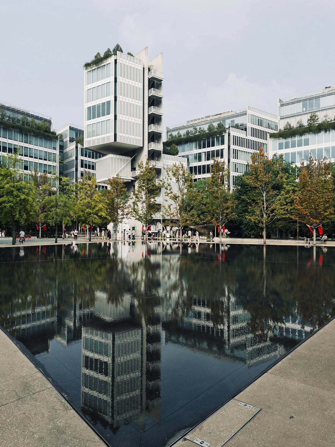 photo-1761706885595-5b4123e3ec03 Carreira em 2026: Um Guia Definitivo para Profissionais Visionários