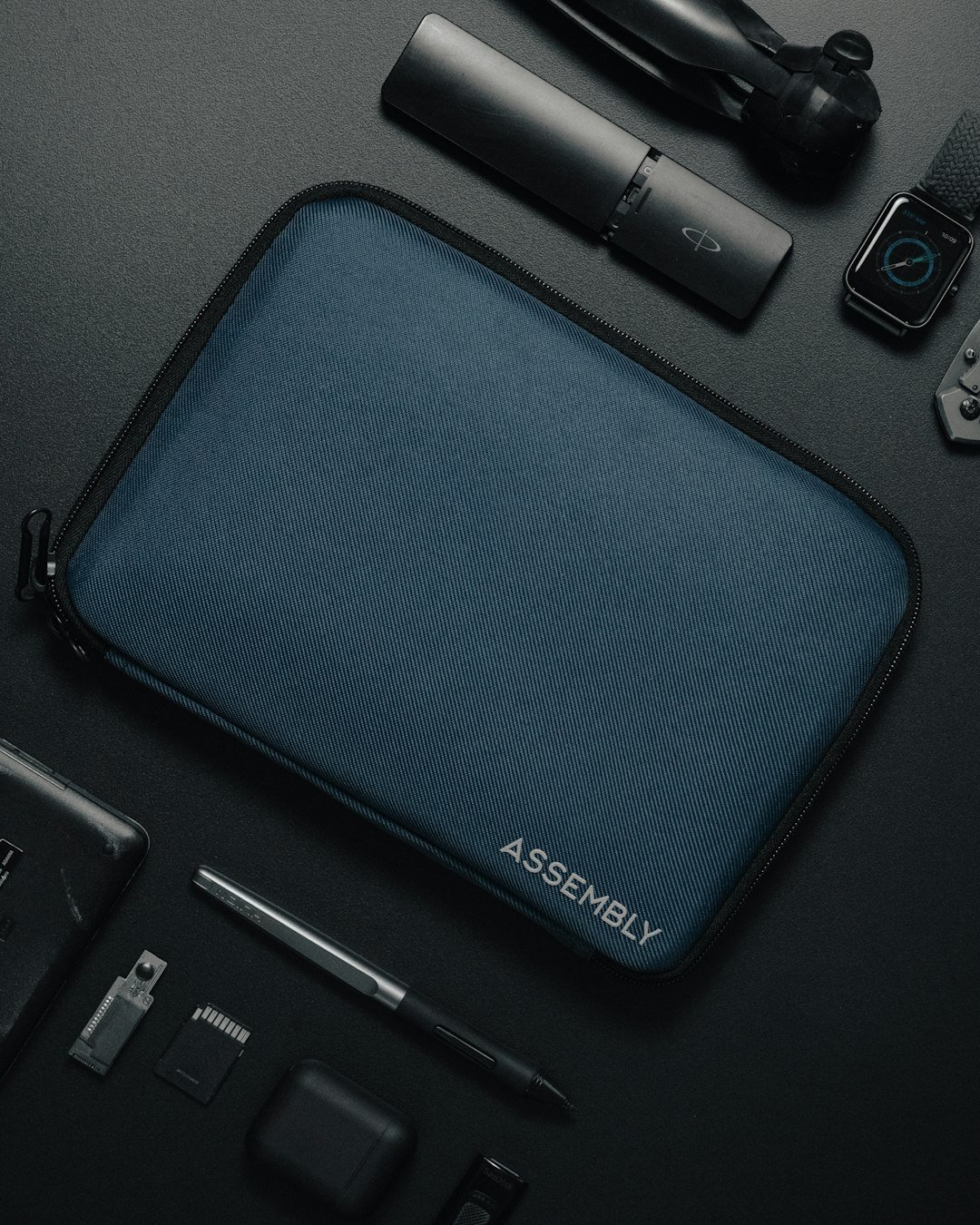 photo-1635167727782-be17e947648d Acessórios Essenciais em 2026: Seu Estilo Personalizado e Inteligente!