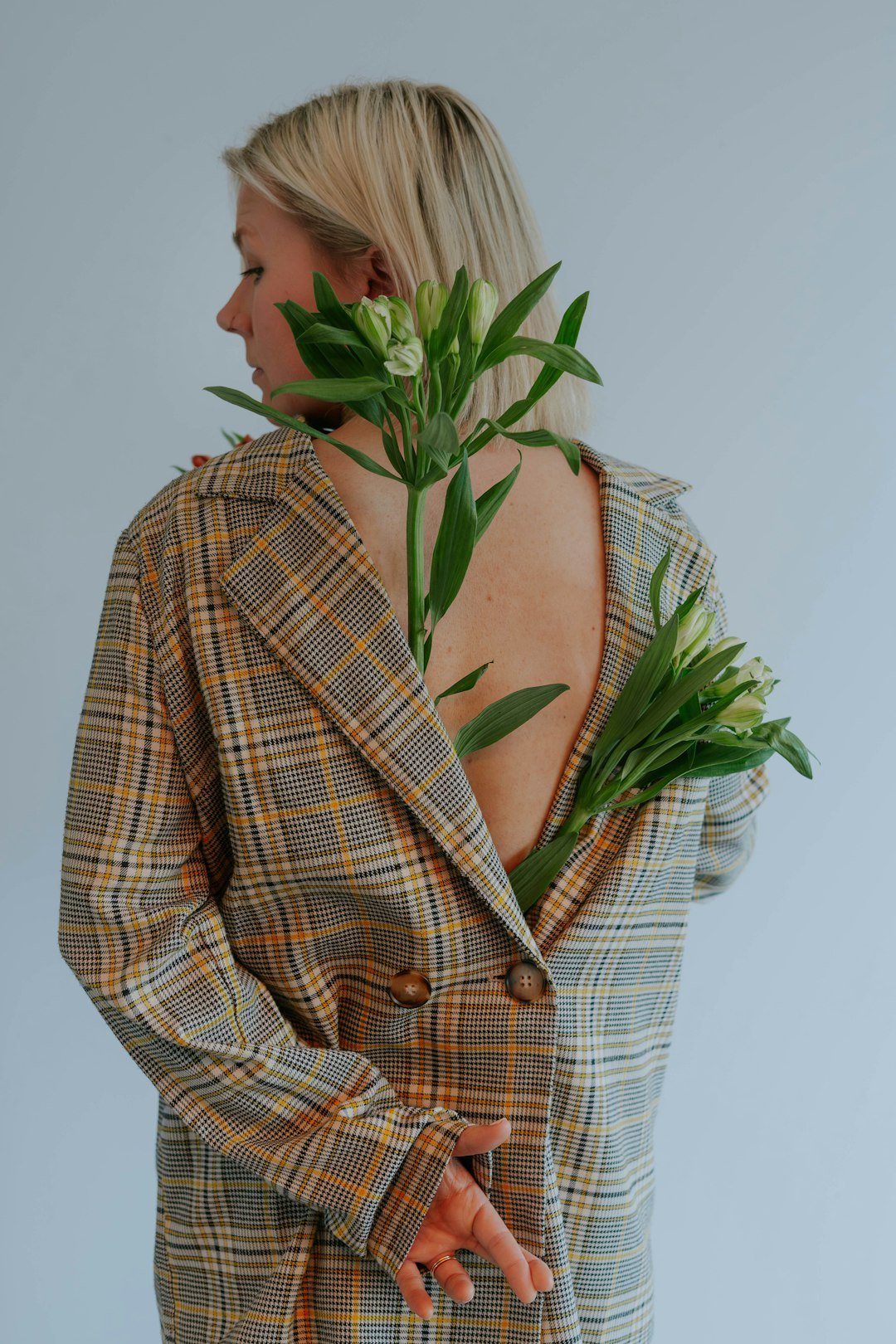 photo-1713261749235-901031087be6 Celebridades e Tendências: O Que Será Moda em 2026? Um Guia de Previsão Exclusivo!