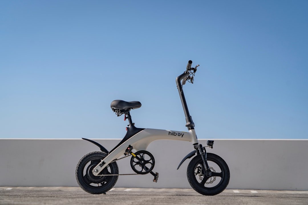 photo-1719885959196-03139e36d22c Pedalando Rumo ao Futuro: Descubra as Tendências Revolucionárias do Ciclismo em 2026