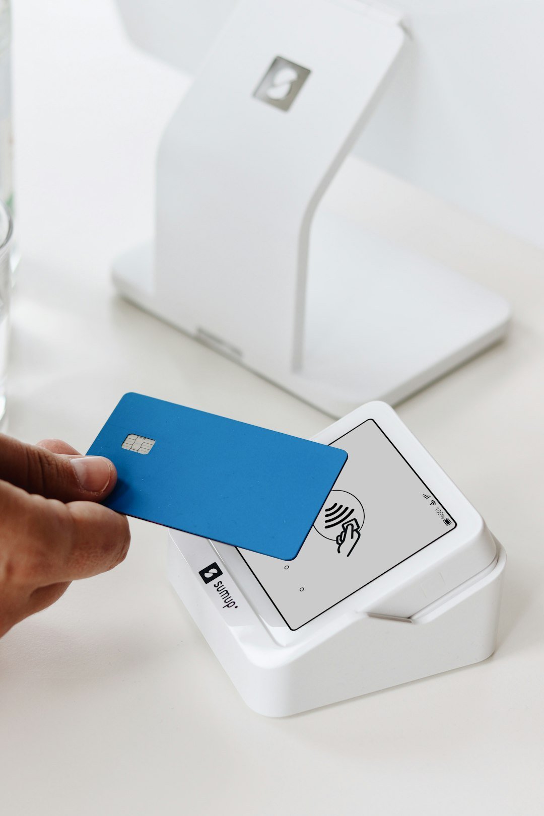 photo-1726057403601-c099f03e7b3e Seu Dinheiro em 2026: Navegando pelas Tendências Financeiras do Futuro