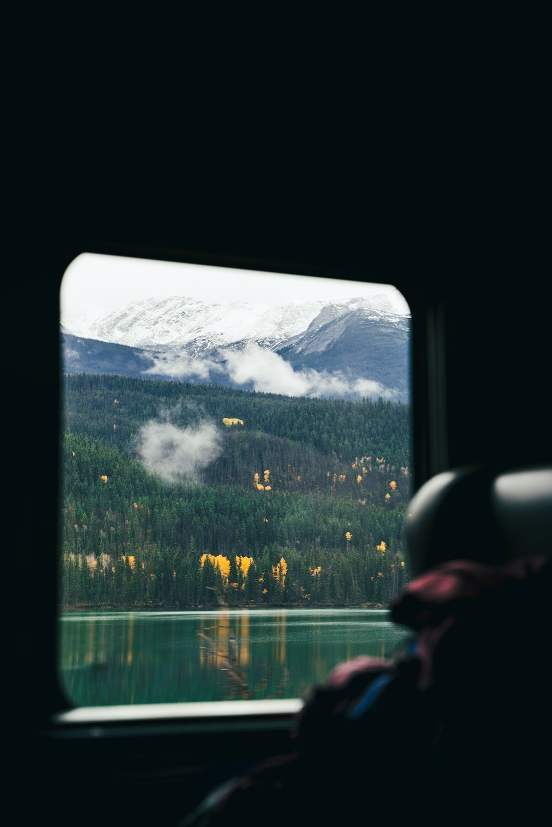 photo-1729193206262-301d81a4f658 2026: Como as Tendências Sociais Impactarão Seu Bolso e Seu Dia a Dia