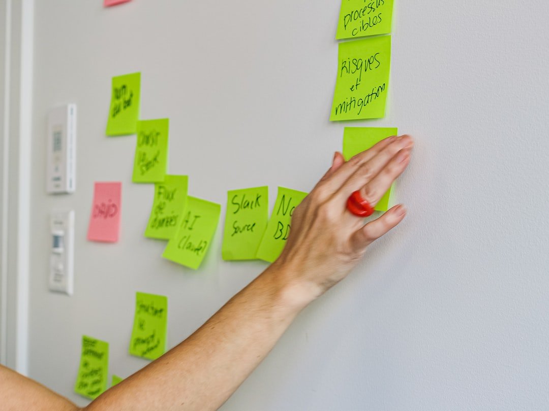 photo-1759884247134-89b8fc25f726-2 Horizontes Literários e Visuais: Tendências Imperdíveis em Artes & Leitura para 2026