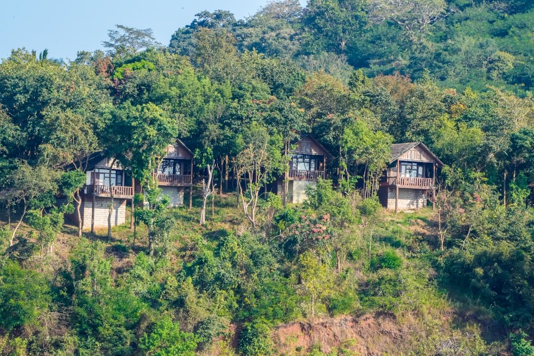 photo-1765555509849-f07b3e6cc217 Beyond the Ordinary: Tendências em Esportes Radicais para Empresas Inovadoras em 2026